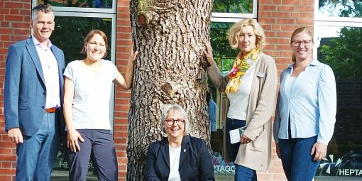Freuen sich auf die Steinburger Palliativtage: Ralf Hoppe, Bürgermeister von Itzehoe, Anke Hallbauer, Leitende Oberärztin Palliativstation Klinikum Itzehoe, Sibylle Kober, Zentrale Koordinatorin Palliative-Care-Team, Hospizleiterin Dagmar Andersen und Nina Holz, Koordinatorin Hospiz-Förder-Verein Itzehoe.